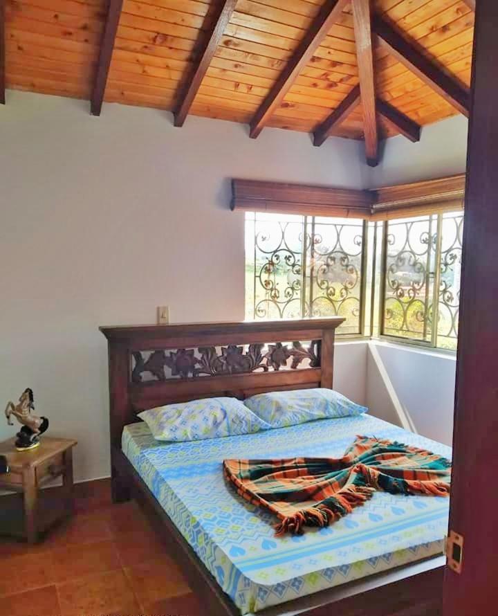 Casa Campestre Frente Acuarela -Mesa De Los Santos La Granja エクステリア 写真